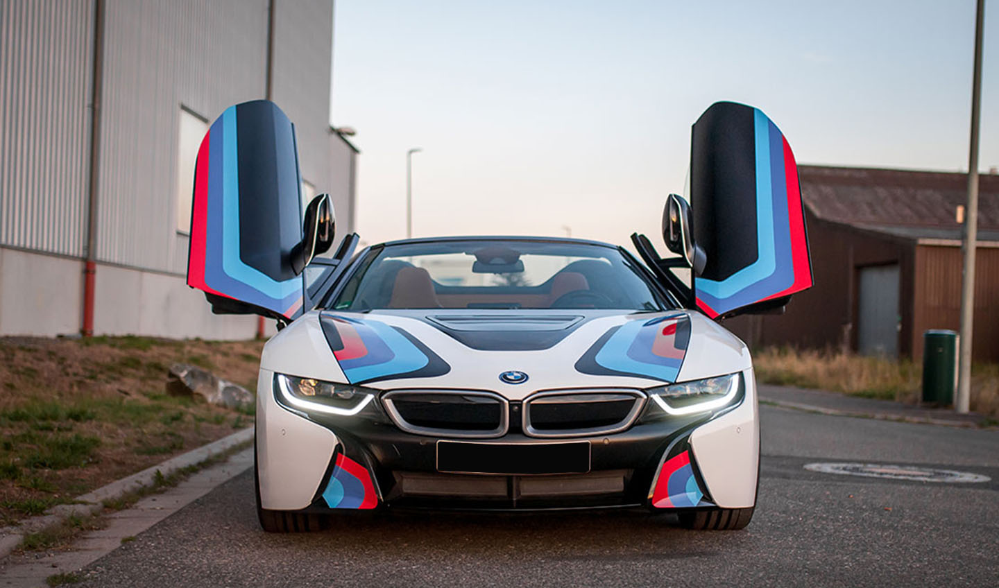 BMW i8 Frontansicht + Flügeltüren