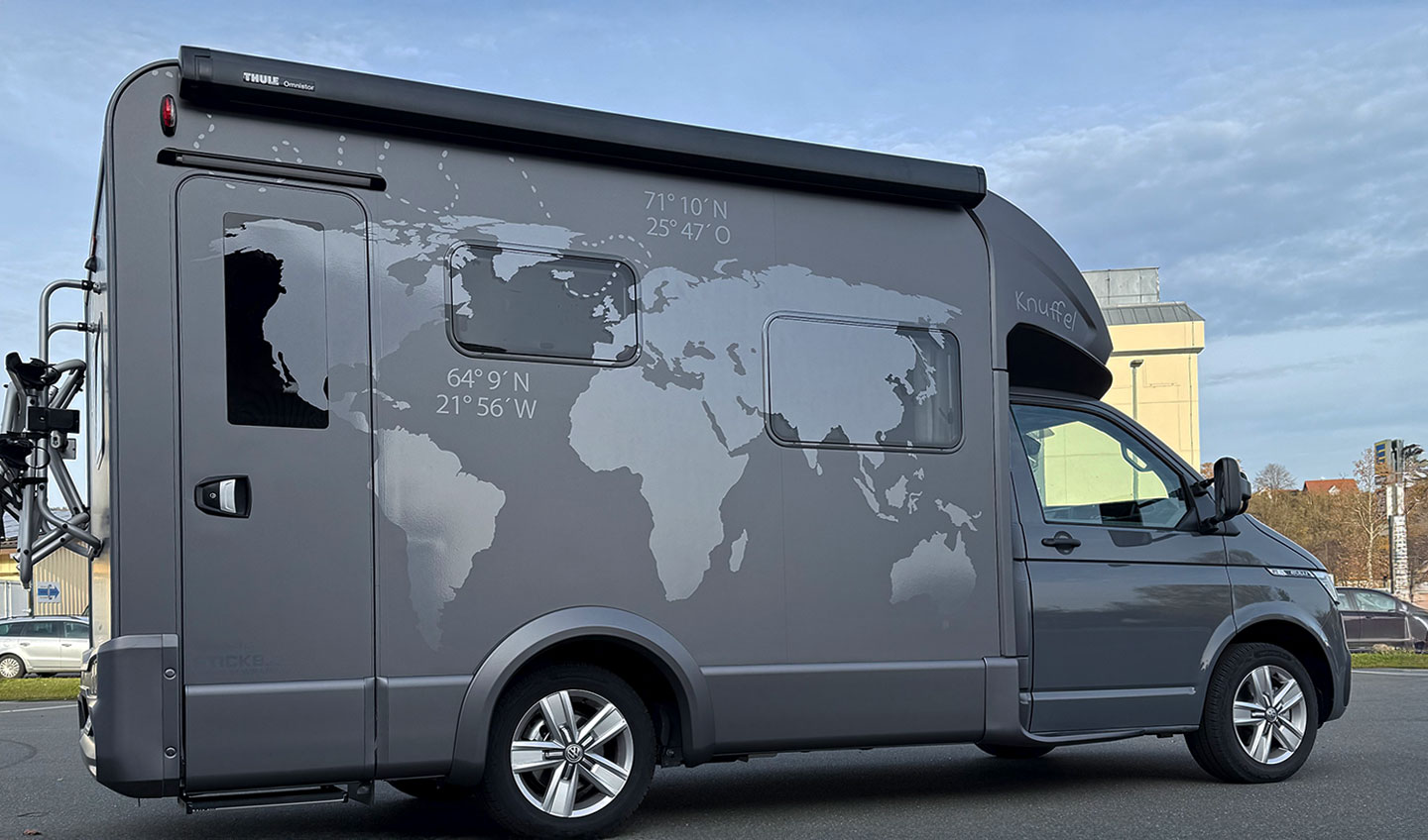 Wohnmobil-Folierung_Weinsberg_Weltkarte_matt_VW-Bulli_Stick9_3 Wohnmobil-Folierung Weinsberg-grau_matt-Beifahrerseite